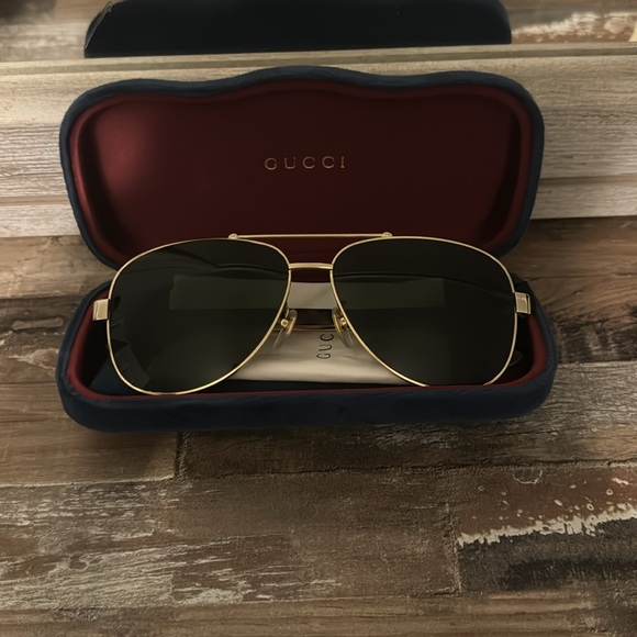 Gucci Sunglasses - Picture 8 of 8